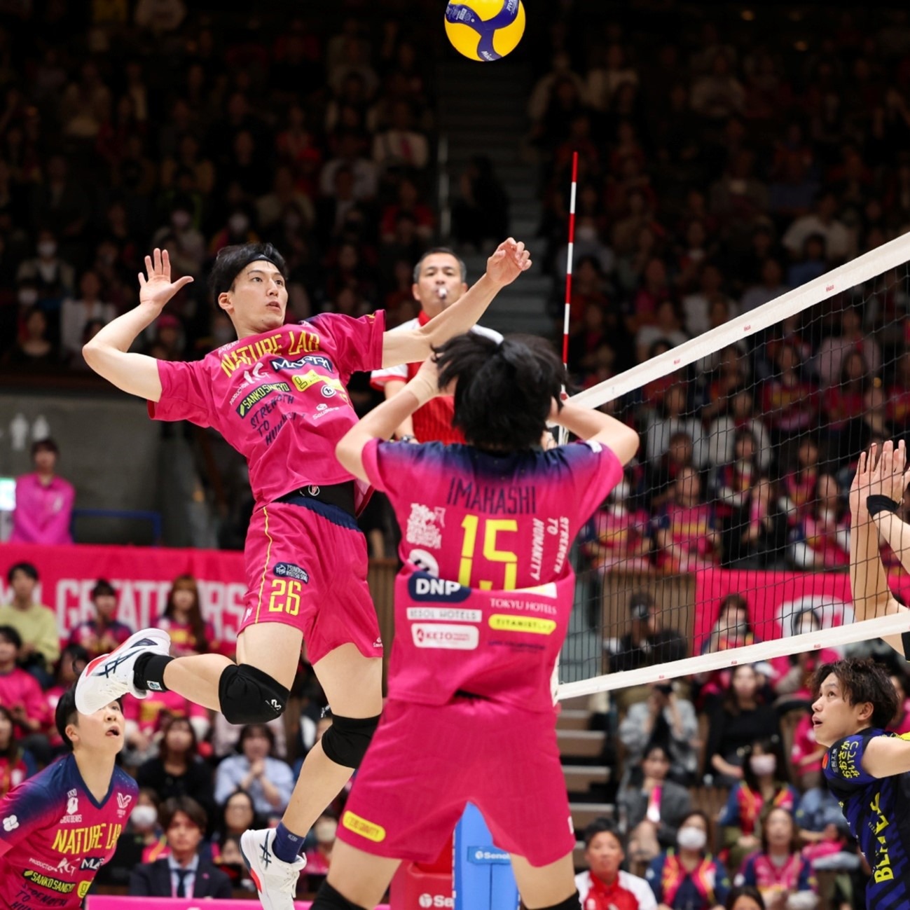 [NBA]卡斯尔假投真传 文班亚马空接暴扣